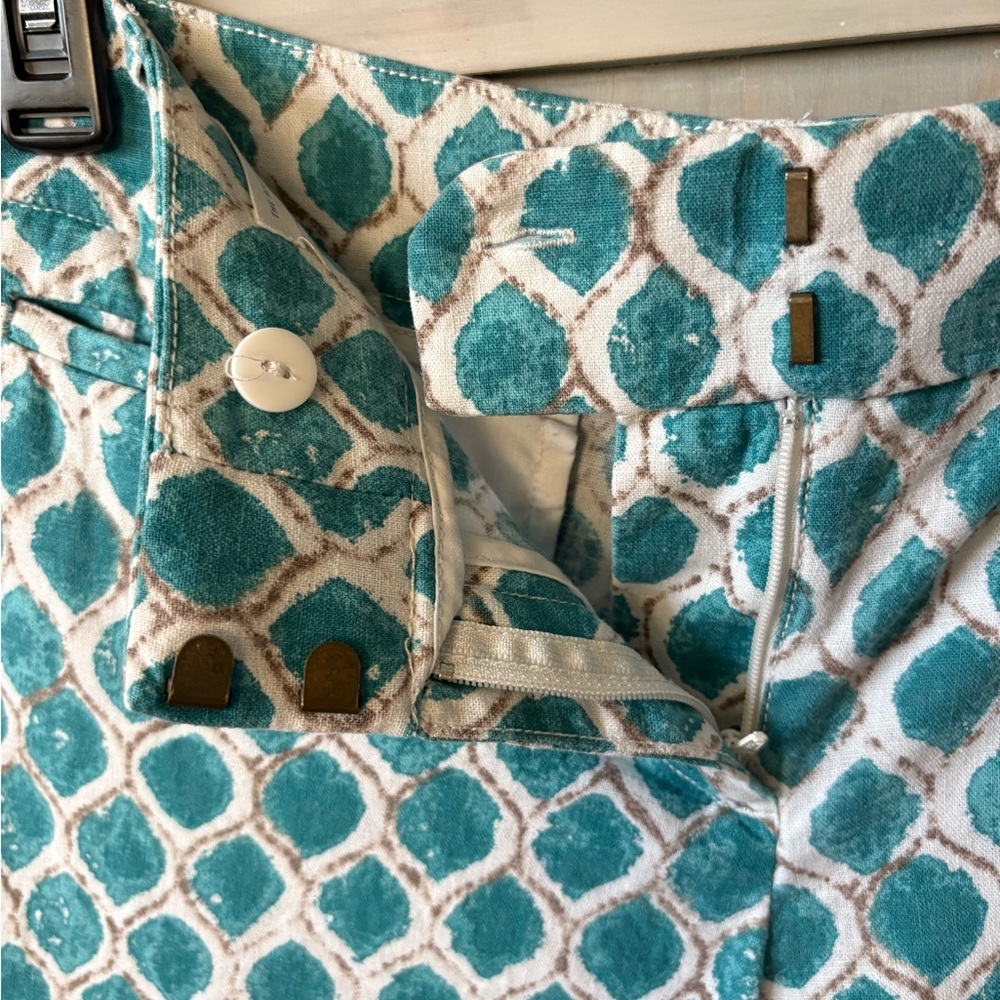 Ann Taylor LOFT Shorts - Picture 7 of 7